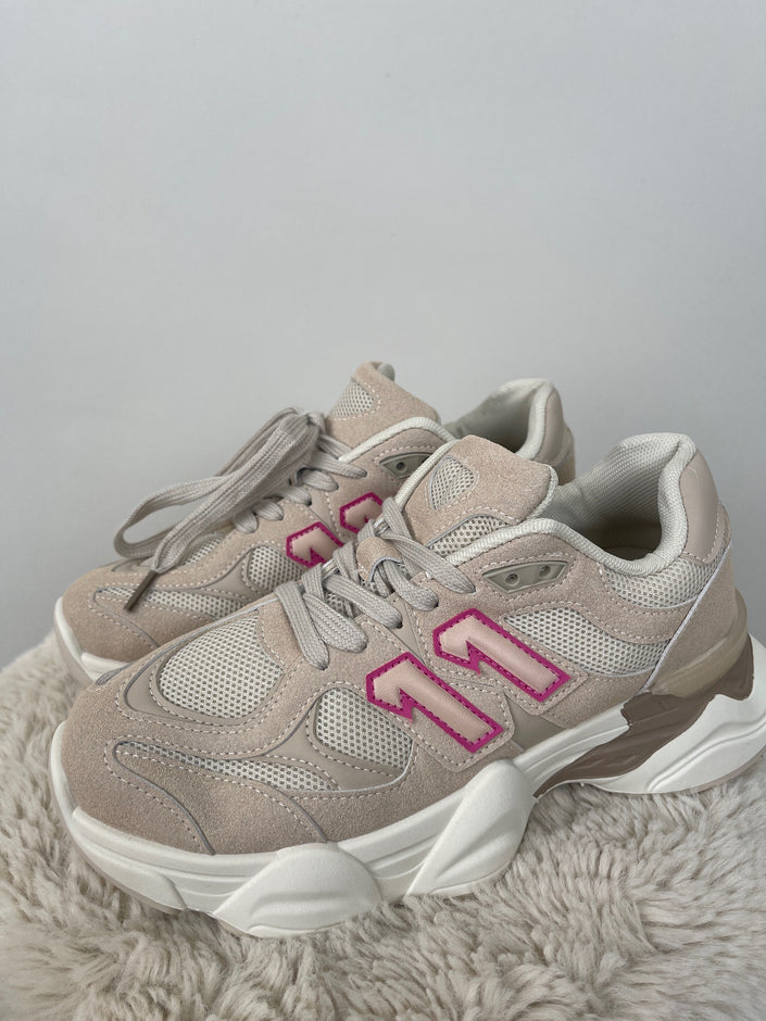 Sneaker Pinke Details in Beige