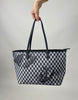 Shopper mit grafischem Muster