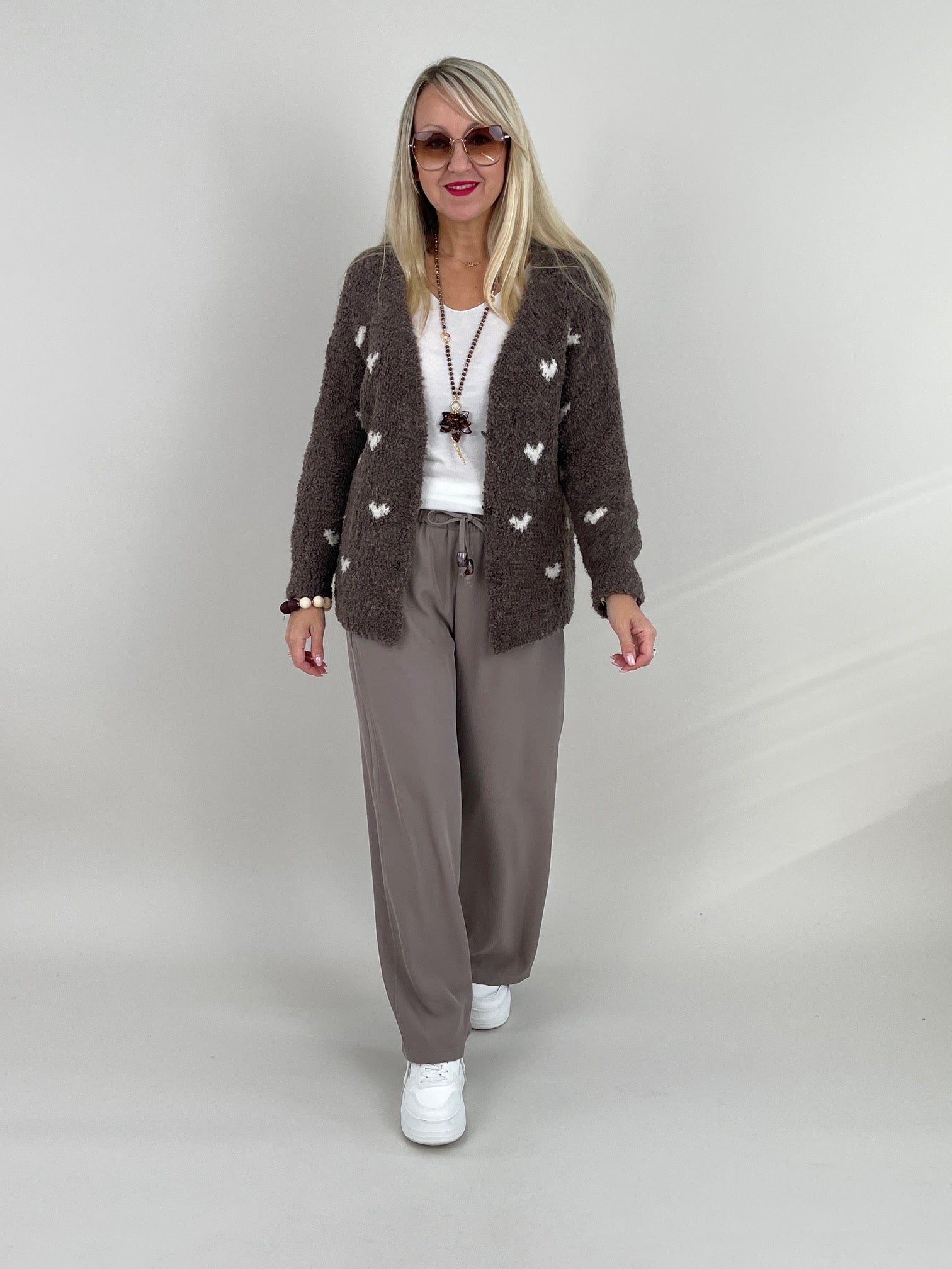 Cardigan Bouclé Herzmuster in Taupe Artikel 6370