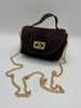 Kleine Ledertasche goldene Details in Mokka