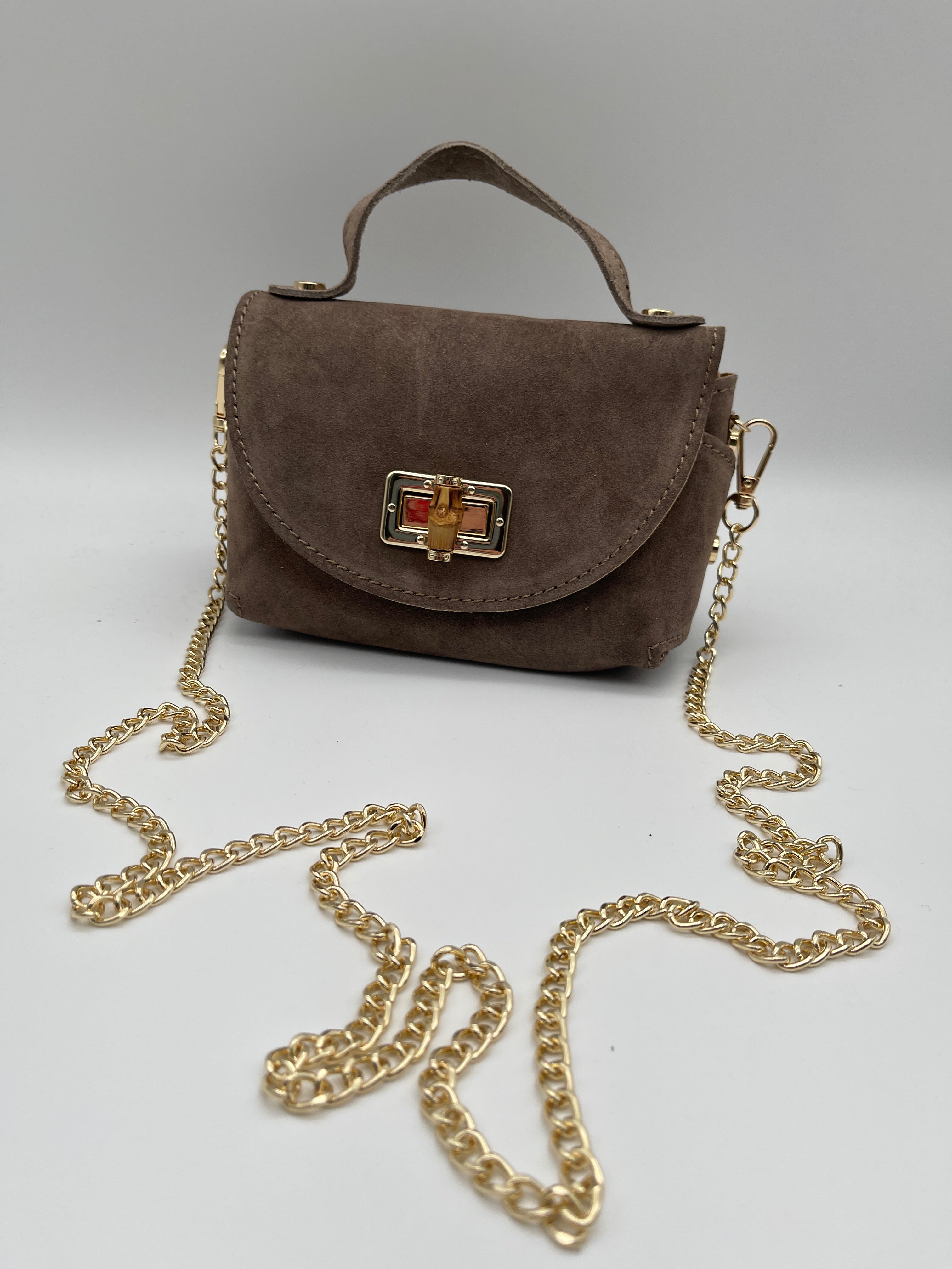 Kleine Ledertasche goldene Details in Taupe