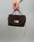 Kleine Ledertasche goldene Details in Mokka