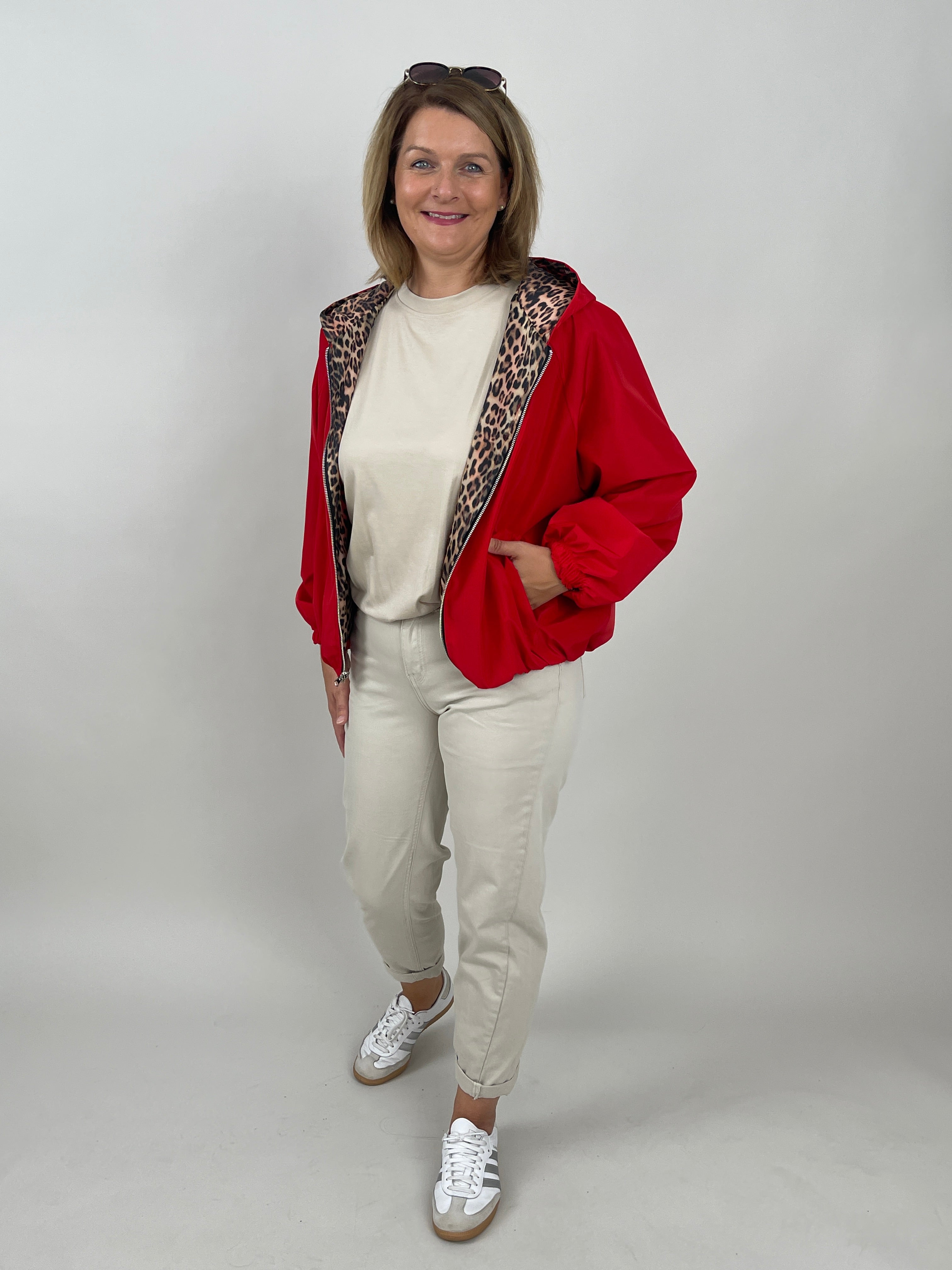 Wendejacke mit Leo-Design in Rot