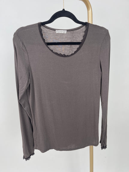 Langarmshirt mit Spitzen-Ausschnitt in versch. Farben