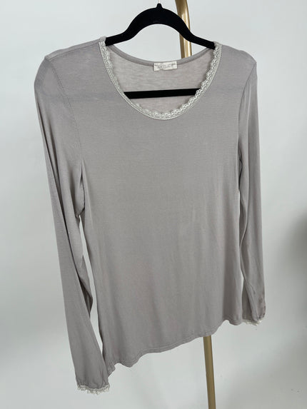 Langarmshirt mit Spitzen-Ausschnitt in versch. Farben