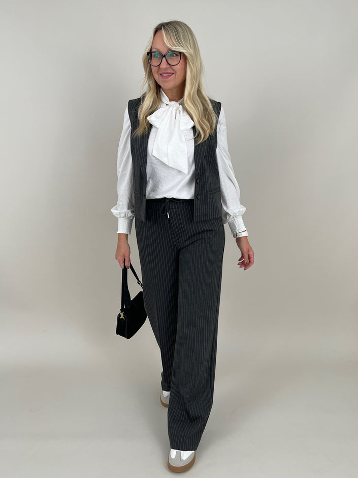 Weste mit Nadelstreifen von Red Button in Grau Art. RB6516