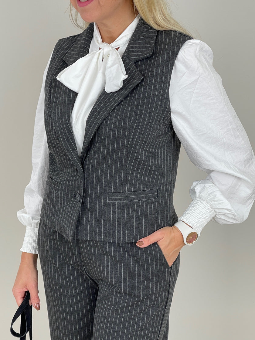 Weste mit Nadelstreifen von Red Button in Grau Art. RB6516