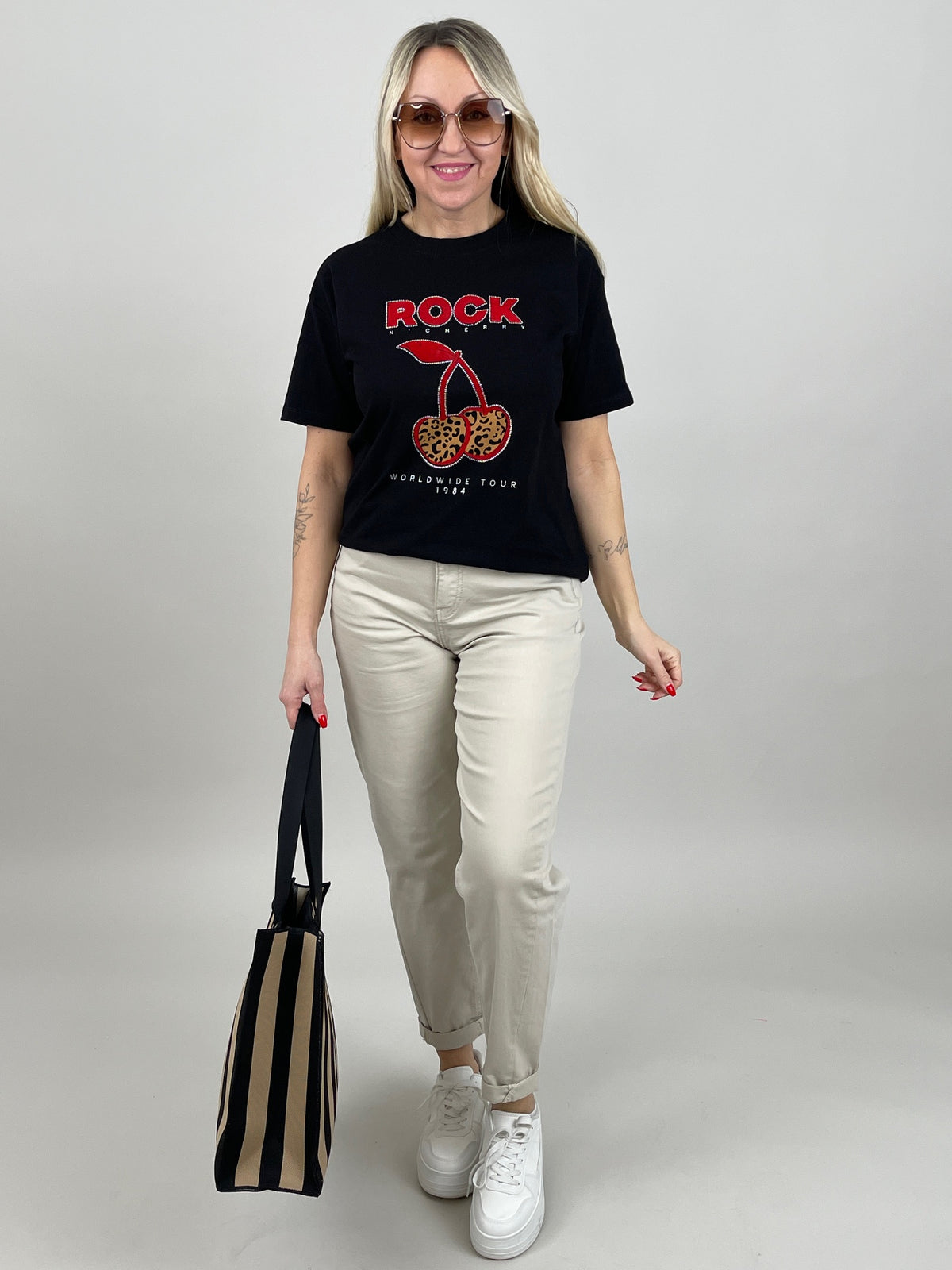 T-Shirt Rock Cherry in Schwarz