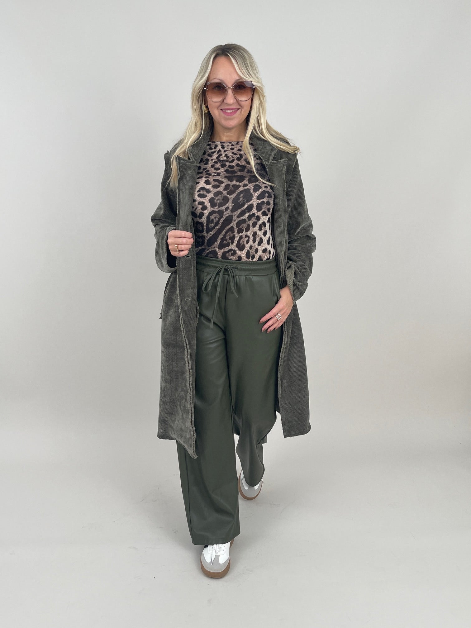 Marlene Hose Lederoptik in Khaki Artikel 6462