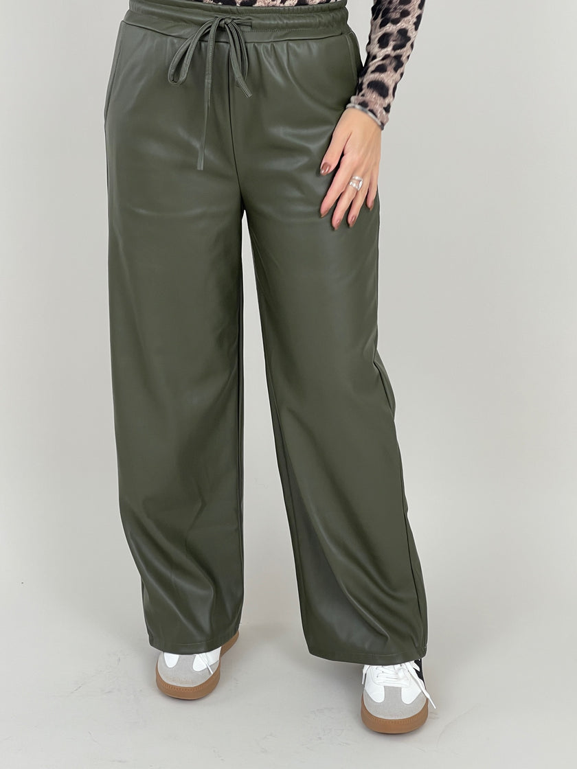 Marlene Hose Lederoptik in Khaki Artikel 6462