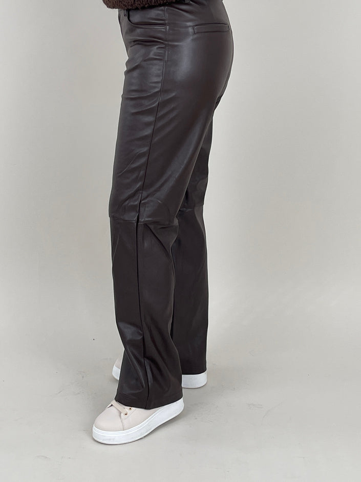 Marlene Hose Lederoptik Mokka von Red Button Art. 6445