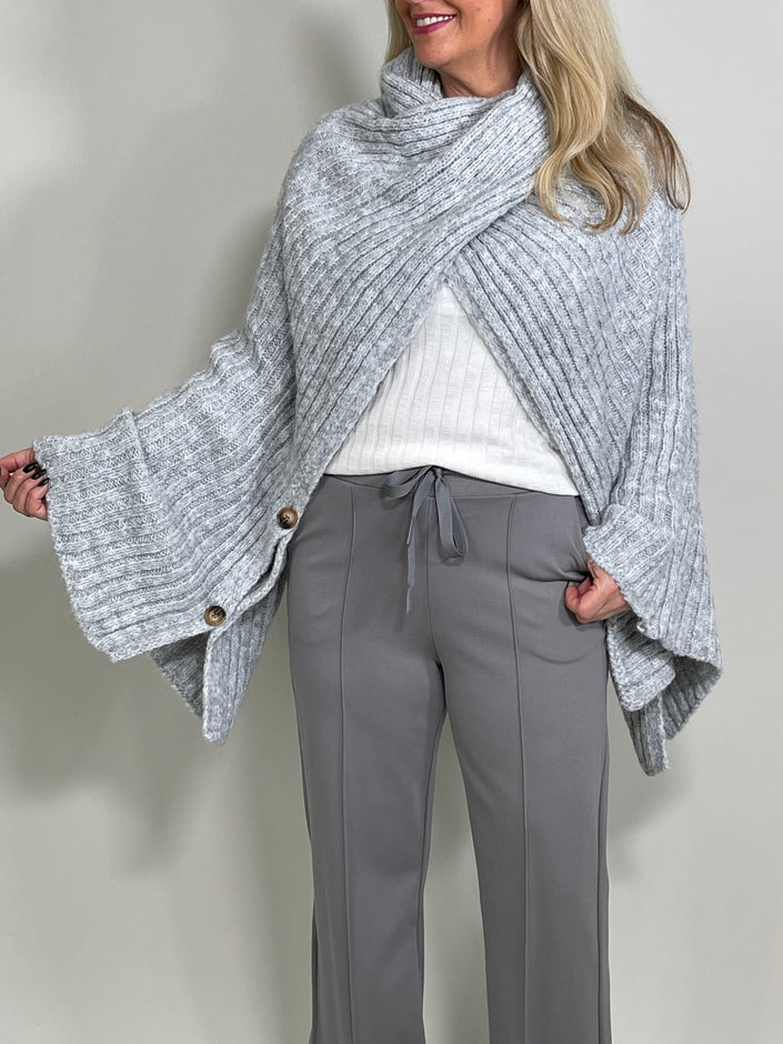 Strick-Poncho mit Ärmeln in versch. Farben Artikel 5506