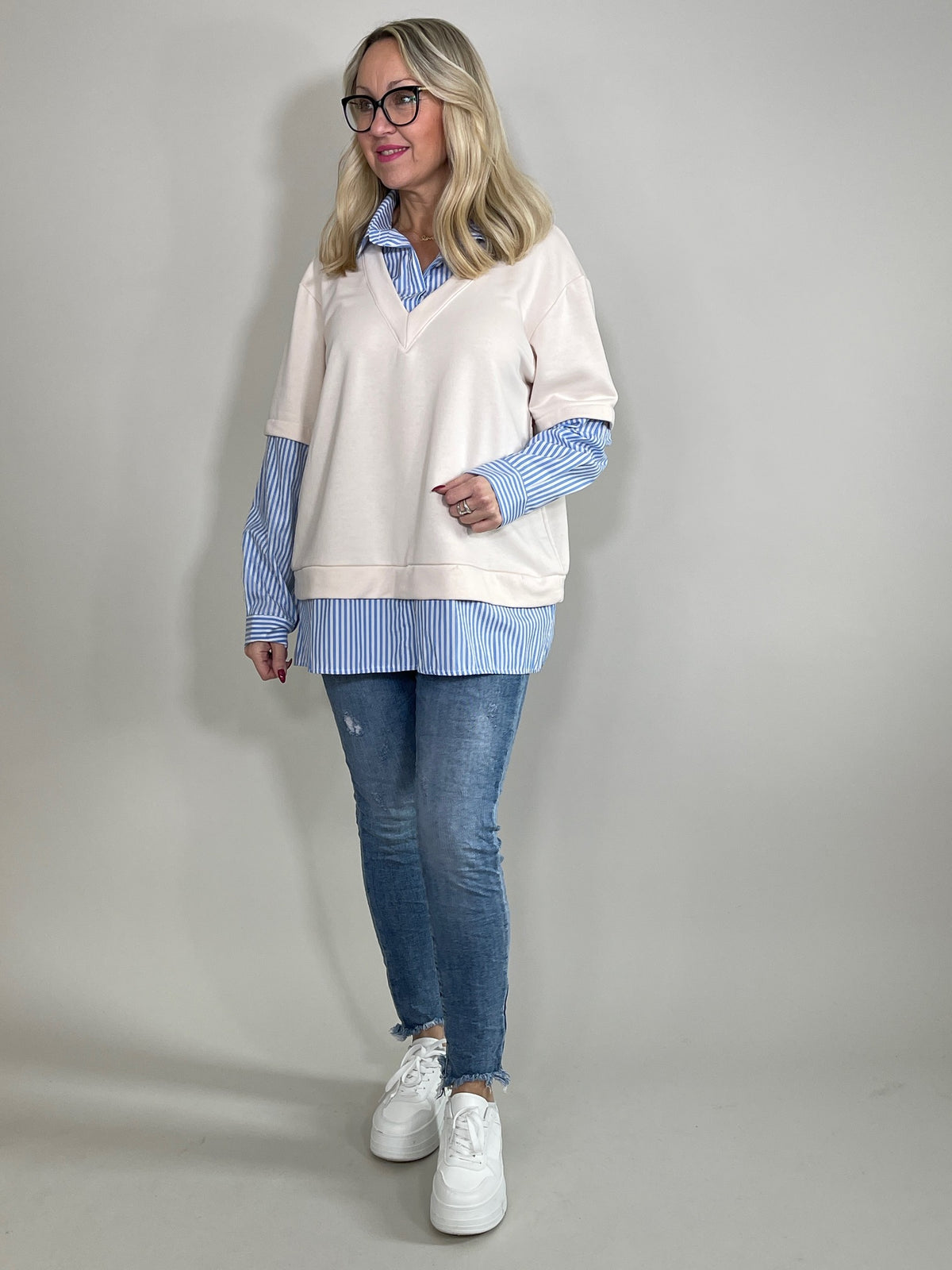 Sweatshirt mit Bluseneinsatz in versch. Farben