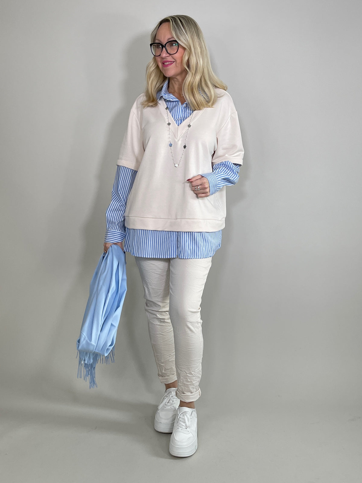 Sweatshirt mit Bluseneinsatz in versch. Farben