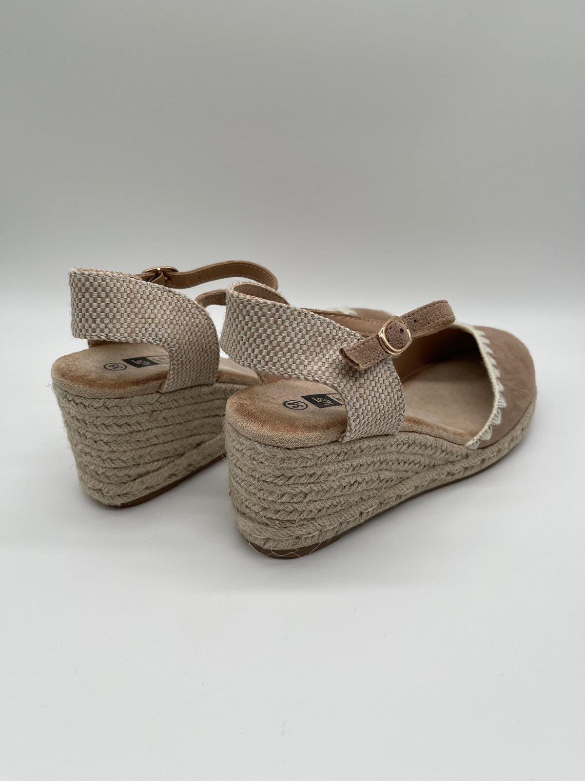 Espadrilles mit Keilabsatz in Taupe