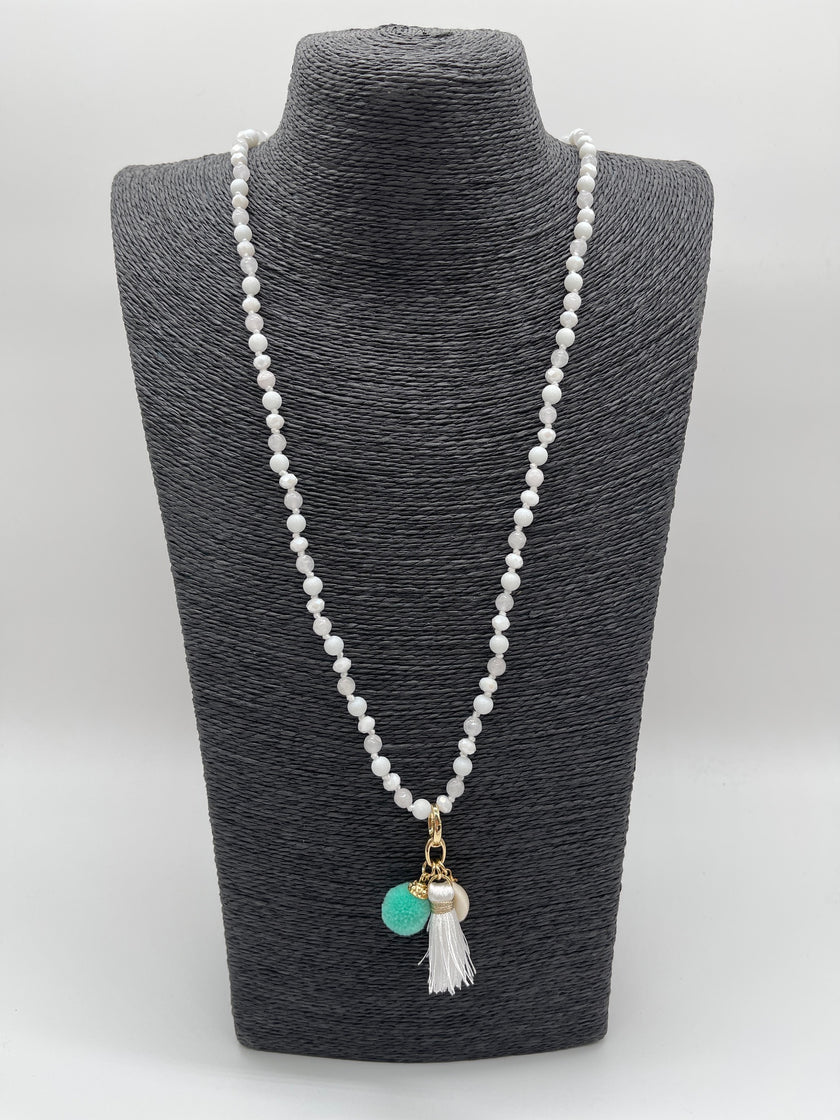 Kette mit Anhänger in versch. Farben Artikel 4109