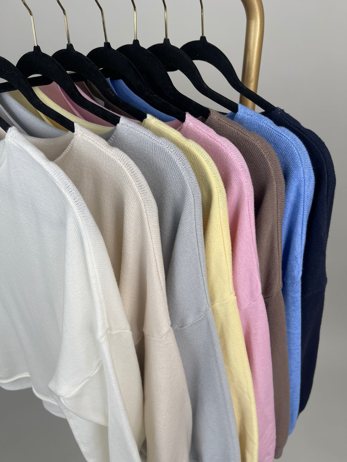 Pullover Feinstrick in versch. Farben