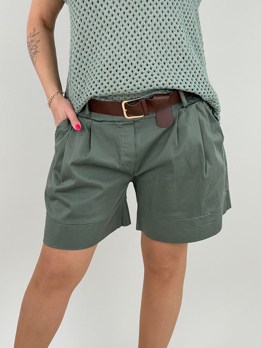 Shorts mit Gürtel in versch. Farben