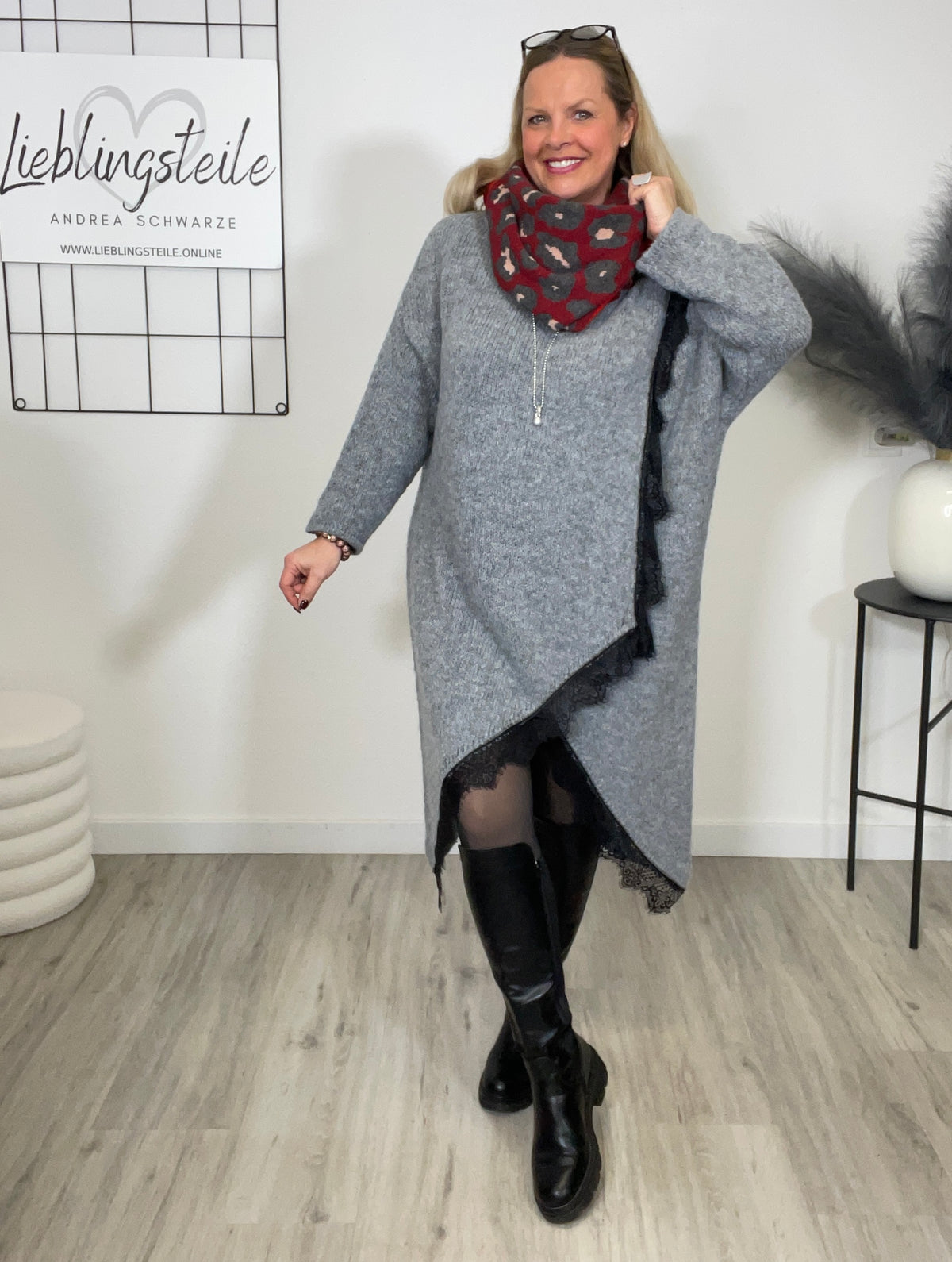 Strickkleid Wickeloptik in Grau