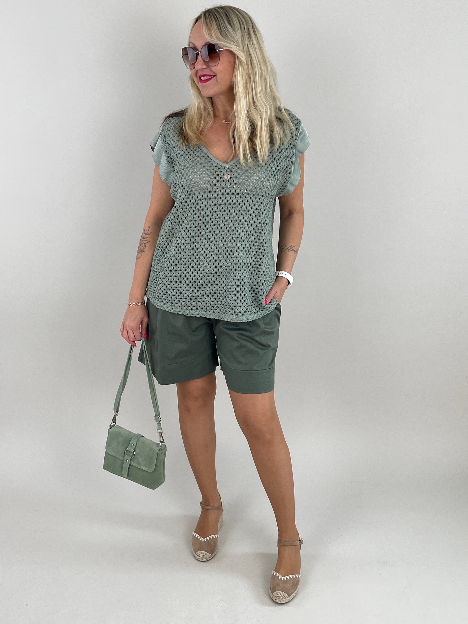 Netzpullover kurze Satin-Ärmel in versch. Farben Artikel 6056
