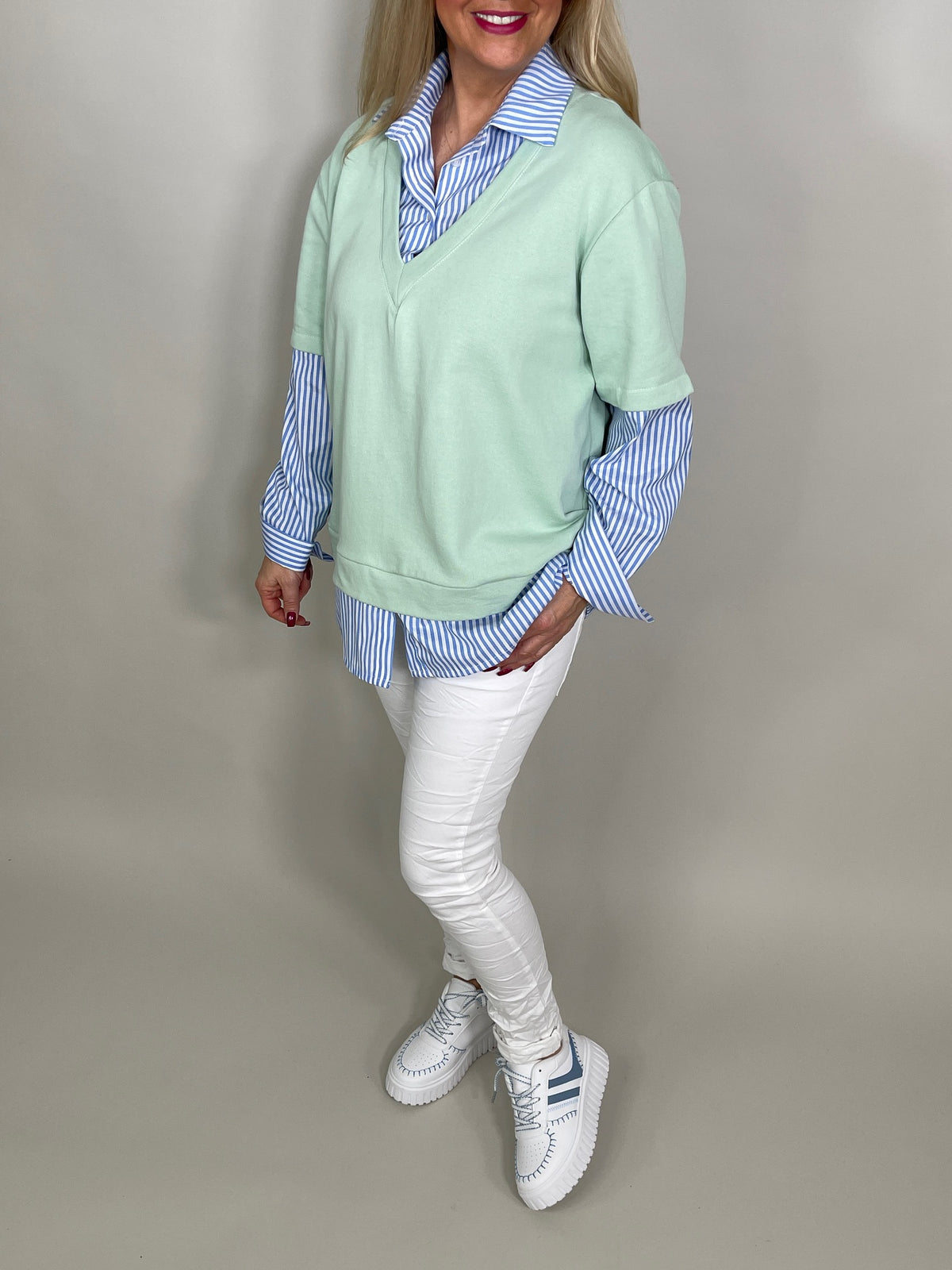 Sweatshirt mit Bluseneinsatz in versch. Farben
