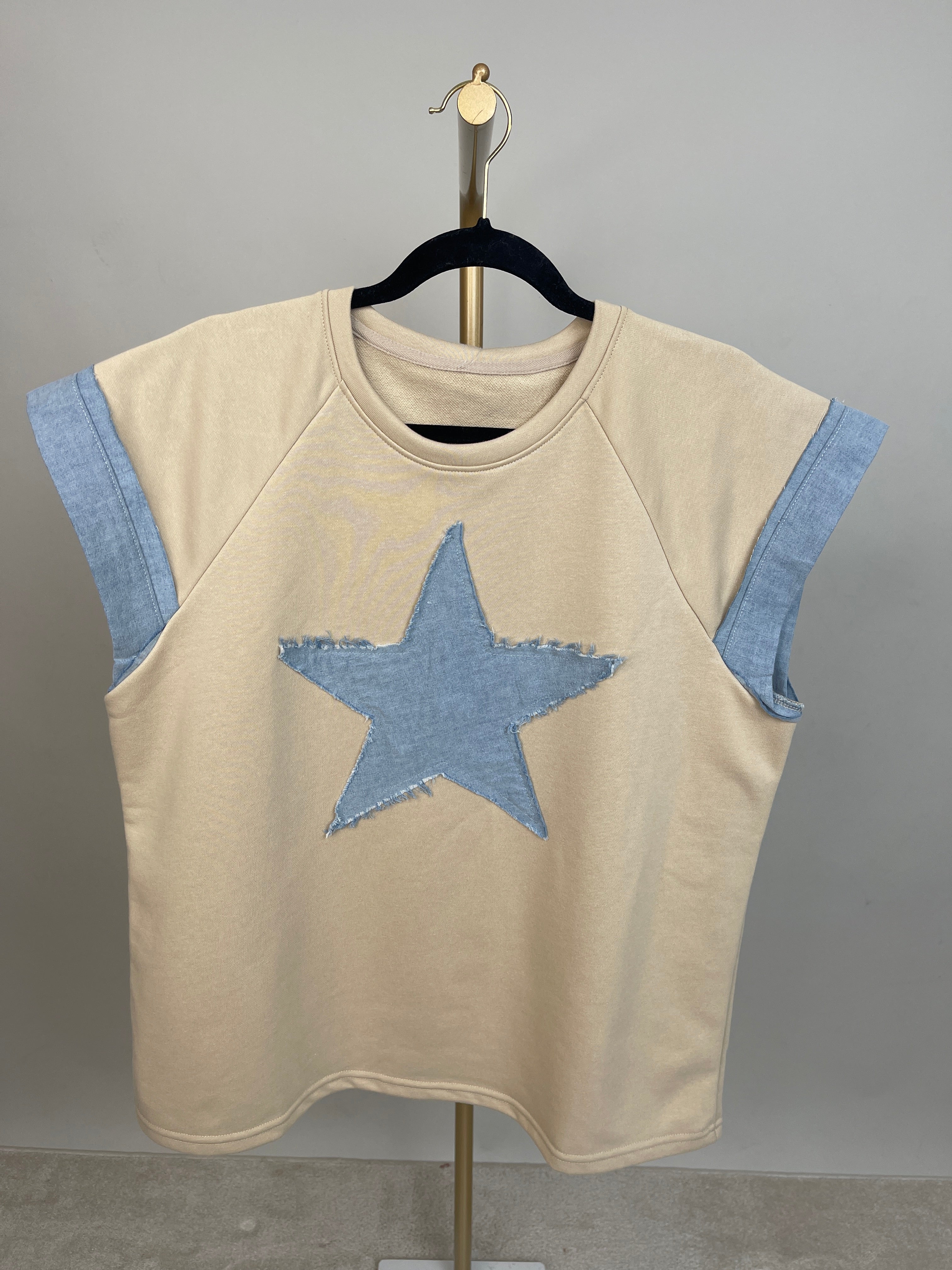 Leichtes Sweatshirt Kurzarm Denim-Details in Beige Art. 6942