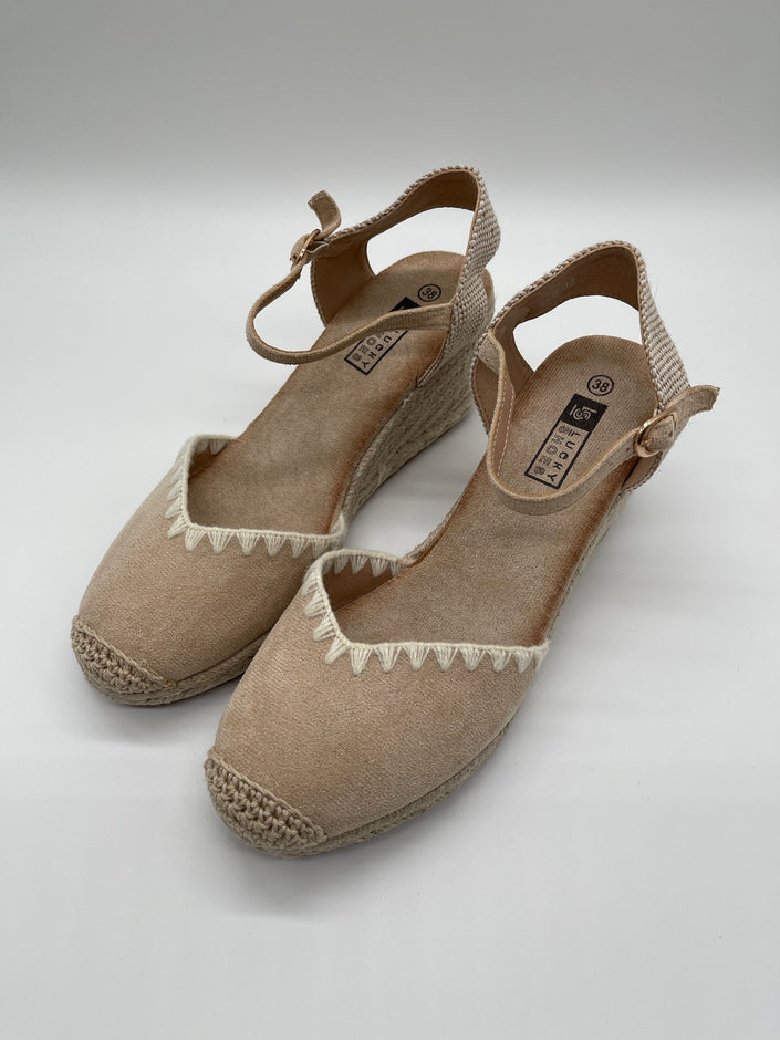 Espadrilles mit Keilabsatz in Beige Artikel 4154