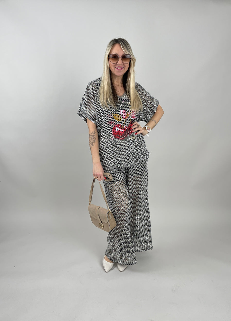 Transparentes Shirt mit tollen Details in Beige/Schwarz Art. 6908