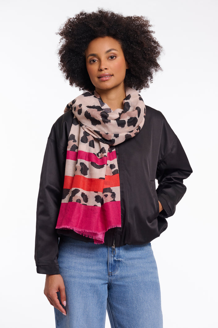 Tuch von Rino&Pelle mit Leo-Print in Pink/Orange
