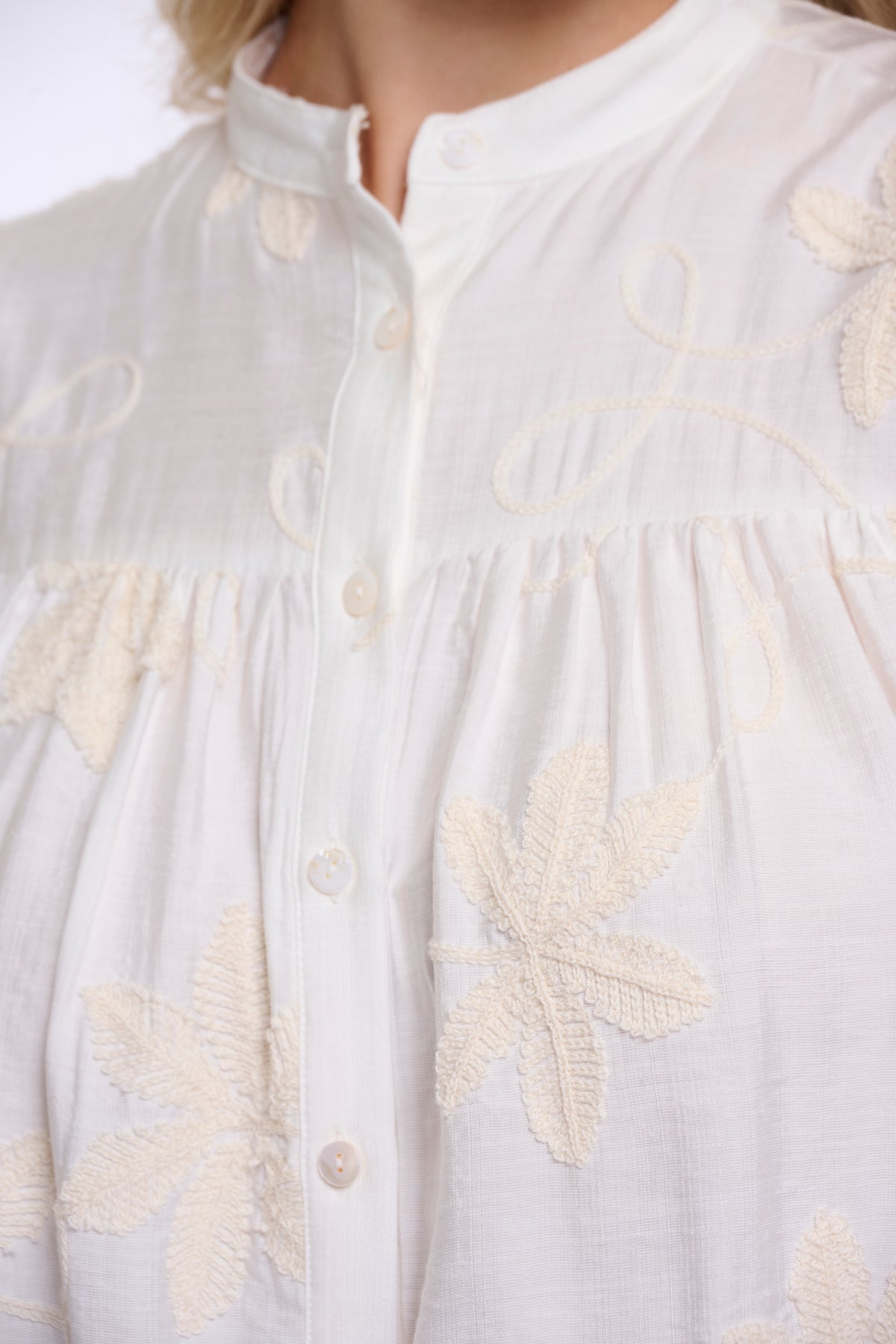 Bluse Zilan in Weiß von Rino&Pelle