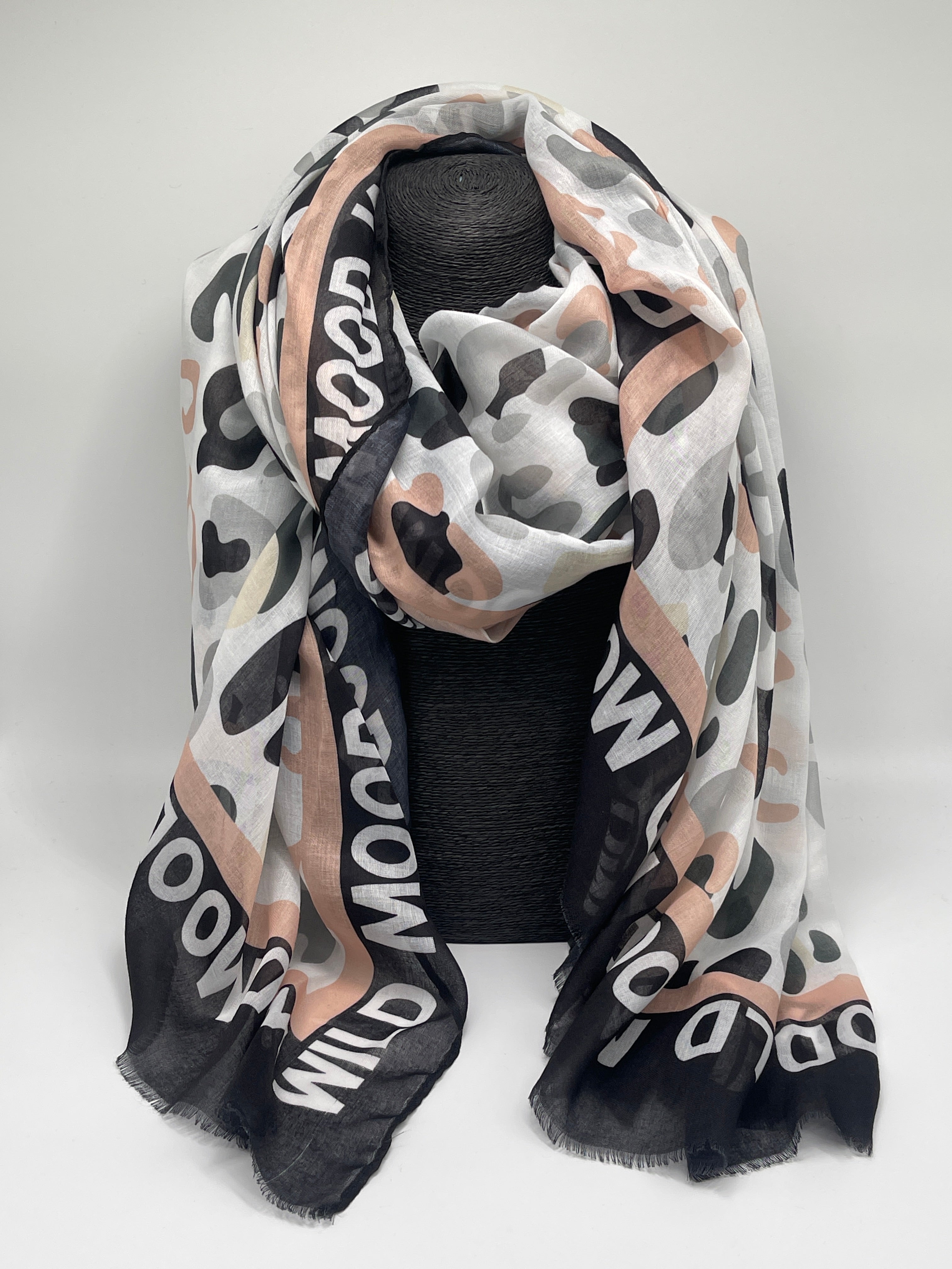 Schal Wild Mood in Schwarz/Bunt Leo Art. 6803