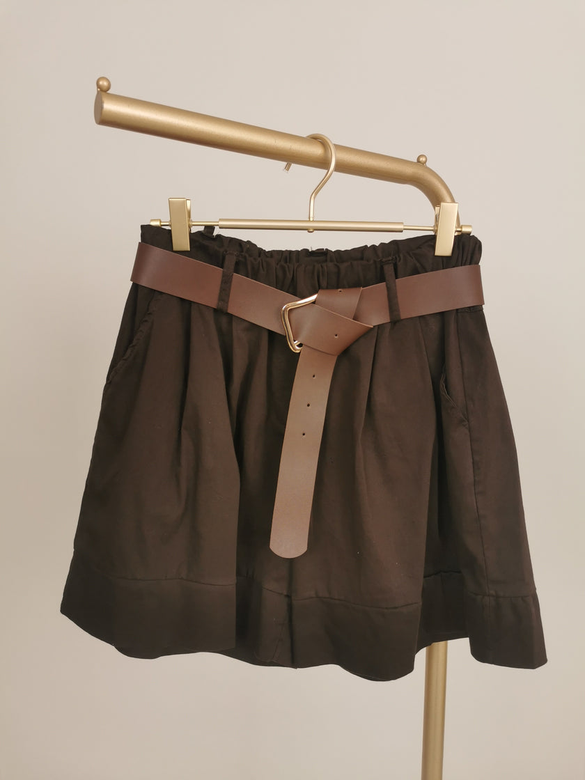 Shorts mit Gürtel in versch. Farben